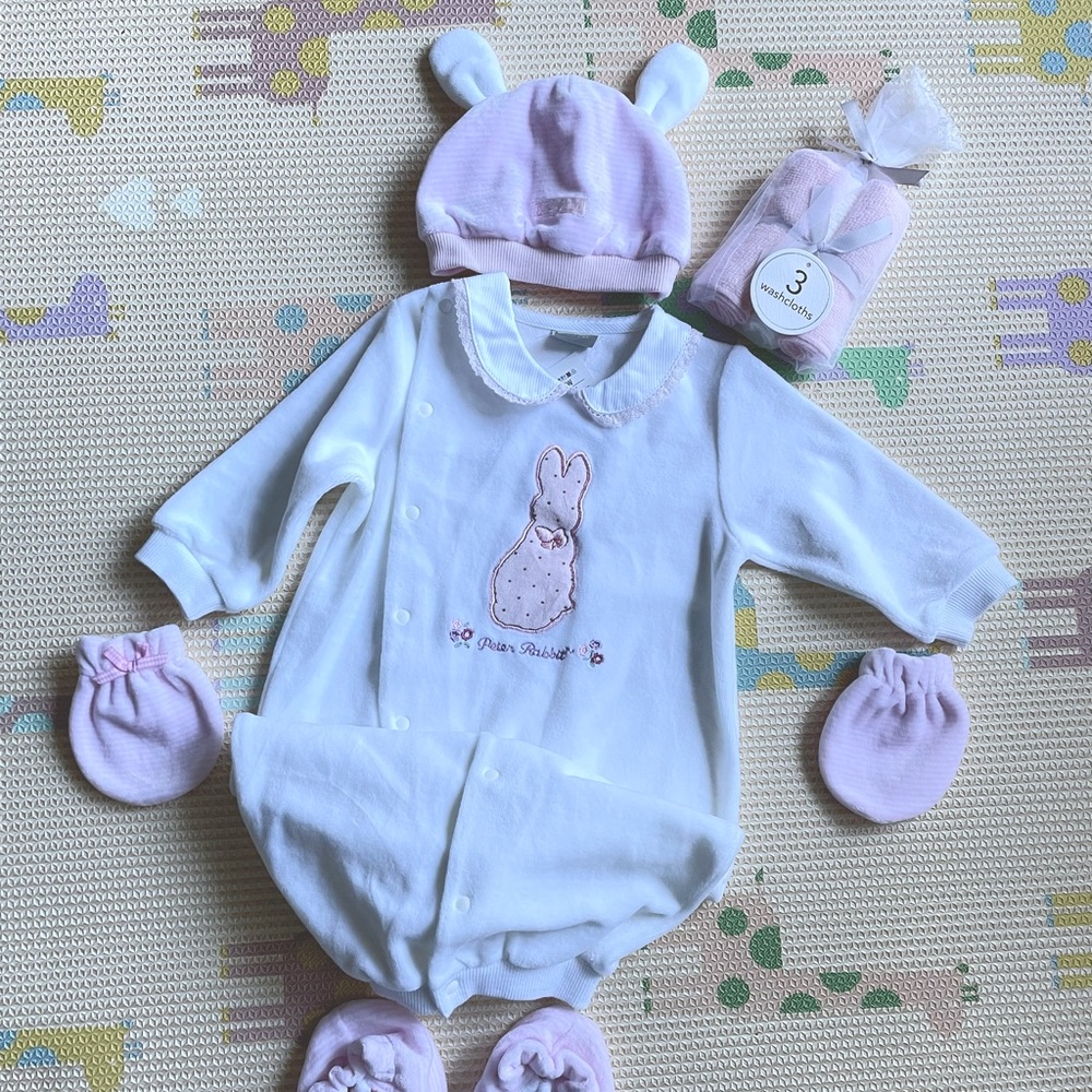 Official Peter rabbit baby clothing set